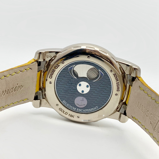 Ulysse Nardin 雅典奇想系列2080 公价112000万，18k白金表壳，45毫米表径，深蓝色表盘，陀飞轮。  单表无附件。