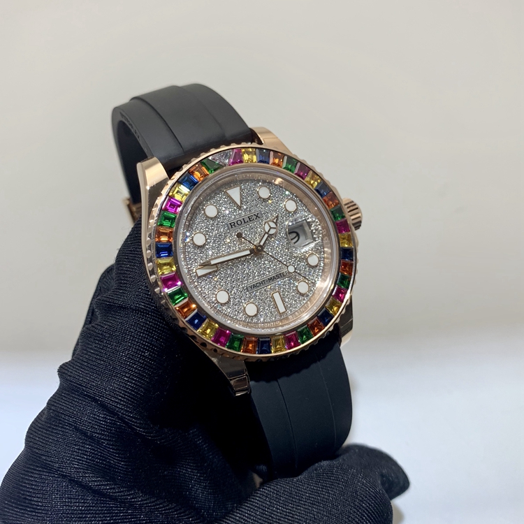 Rolex 劳力士 游艇名仕型系列，116695。40毫米表径，18K玫瑰金宝石表壳，满天星面盘，3点位置日期显示，自动上弦机械机芯。 单表无附件。
