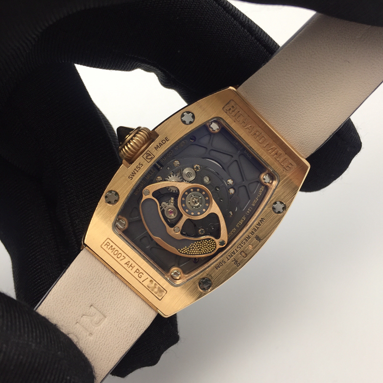RICHARD MILLE 理查德米勒，RM 007。31*45毫米表径，18K玫瑰金原钻表壳，黑色面盘，6点位置日期显示，自动上弦机械机芯。 单表无附件。