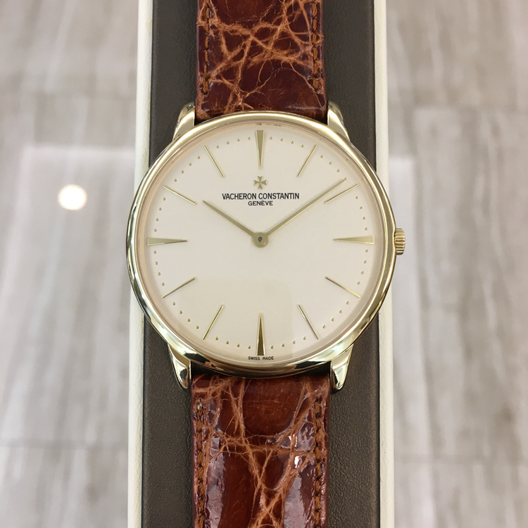 Vacheron Constantin 江诗丹顿 传承系列 ，81180/000J-9118。40毫米表径，18K黄金表壳，银白色面盘，Cal.1400手动上弦机械机芯，动力储备40小时，专柜定价：145000元。 单表无附件。