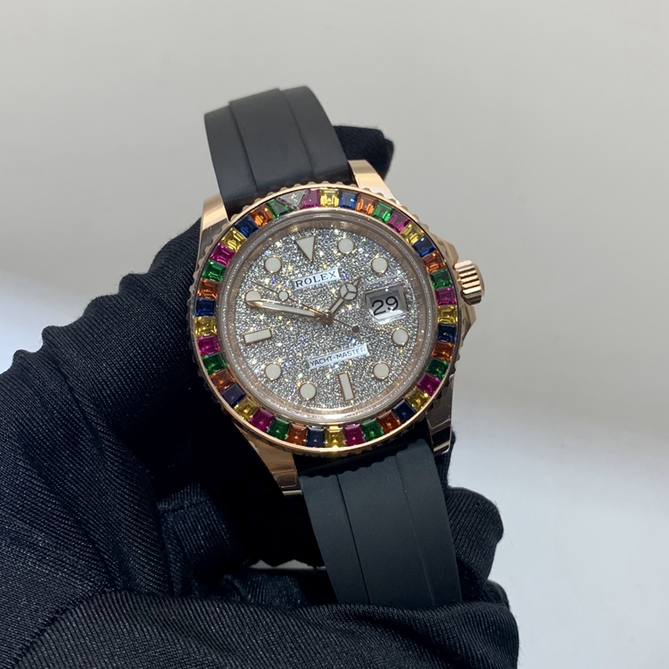 Rolex 劳力士 游艇名仕型系列，116695。40毫米表径，18K玫瑰金宝石表壳，满天星面盘，3点位置日期显示，自动上弦机械机芯。 单表无附件。