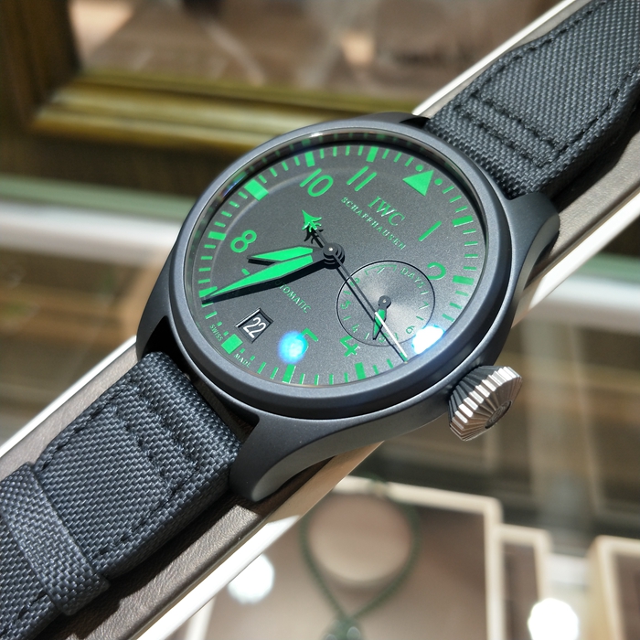 IWC 万国 飞行员系列，IW501903。48毫米表径，陶瓷表壳。黑色圆形面盘，三点位置动力储备显示，六点位置视窗式日期显示，双面防反光凸状蓝宝石玻璃表镜，自动上弦机械机芯，动力储备168小时（7天）。 全套附件齐全。