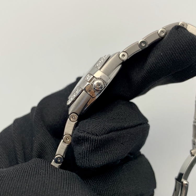 Omega 欧米茄 星座系列，123.15.24.60.55.002。24毫米表径，精钢原钻表壳，珍珠母贝面盘，镶嵌12颗钻石时标，精准石英机芯。专柜定价：43000元。 单表无附件。