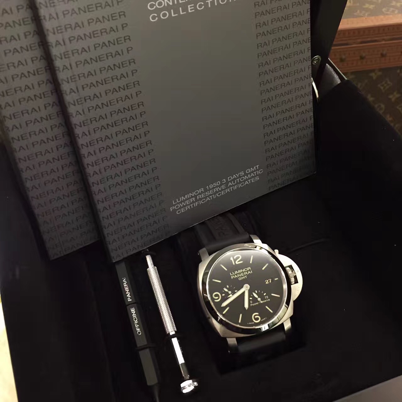 沛纳海LUMINOR 1950 PAM00321 45mm精钢 GMT两地时 自产P.9002自动机芯三天动力储存 