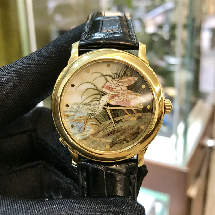 Vacheron Constantin 江诗丹顿 AMERICA BIRD 美国鸟系列，43060/000J-8623。38毫米表径，全球限量10个。此系列是为纪念美国著名自然学家及画家JOHN J.AUDUBON特别制作，以美国自然鸟类为主题，一共12款，每款限量10个，由瑞士著名珐琅大师精工细作18K黄金。由著名珐琅大师MURIEL SECHAUD亲手制作的精美绝伦、栩栩如生的长嘴鸟图案掐丝珐琅表盘原装K金指针表盘、表针、表镜完美无暇。江诗丹顿最顶级系列独有的可掀式将官底盖（内付透明底盖）机芯烙印，代表瑞士最高制表工艺的日内瓦印记精美的21K金侧边人手镂空雕花自动陀自厂CAL.1120自动机械机芯透视底盖。 单表无附件。