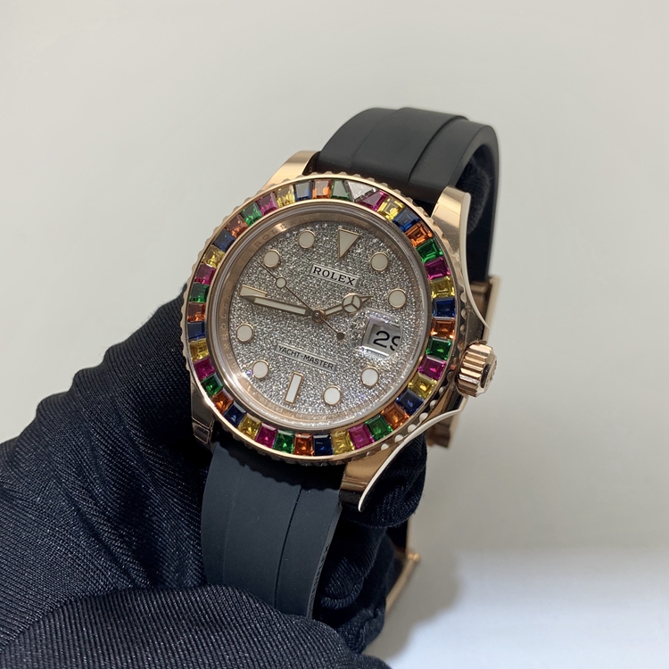 Rolex 劳力士 游艇名仕型系列，116695。40毫米表径，18K玫瑰金宝石表壳，满天星面盘，3点位置日期显示，自动上弦机械机芯。 单表无附件。