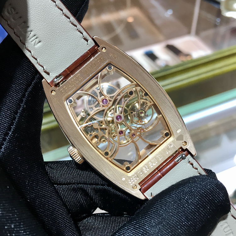 FRANCK MULLER 法兰克穆勒 MEN'S COLLECTION系列，8880 B S6 SQT D，39.6×55.4毫米表径，18K玫瑰金原钻表壳，镂空面盘，蓝宝石水晶玻璃表镜，手动上弦机械机芯。 单表无附件。