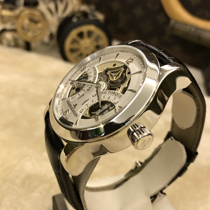 Jaeger-LeCoultre 积家 超卓复杂腕表系列，Q1646420。43毫米表径，PT950铂金表壳，银灰色表盘，三问报时功能，手动上弦机械机芯，15天动力超长储存。专柜定价：1540000元。 单表无附件。