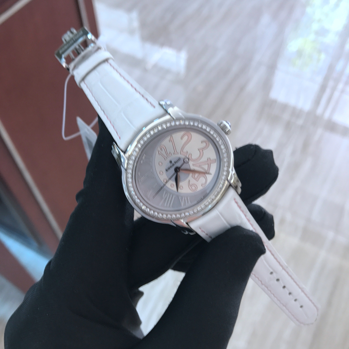 Audermars Piguet 爱彼 Millenary千禧系列，77301ST.ZZ.D009CR.01。39毫米表径，精钢表壳镶嵌钻石，银灰色椭圆形面盘，自动上弦机械机芯。 全套附件齐全。