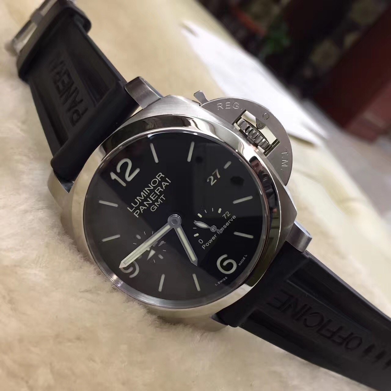 沛纳海LUMINOR 1950 PAM00321 45mm精钢 GMT两地时 自产P.9002自动机芯三天动力储存 