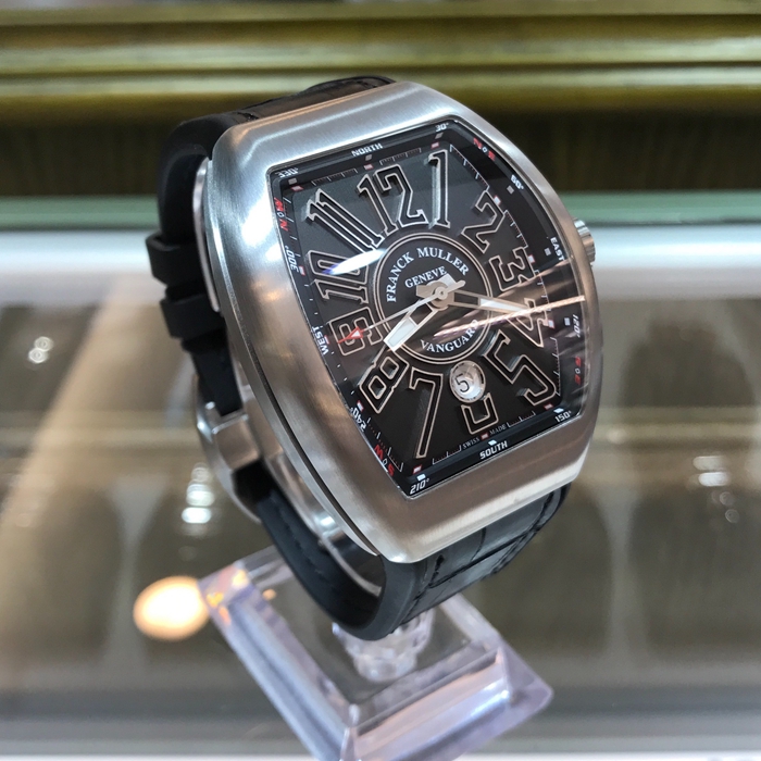 FRANCK MULLER 法兰克穆勒 VANGUARD系列，V 45 SC DT。43.7x53.7毫米表径，精钢表壳，黑色面盘，六点位置日期显示，自动上弦机械机芯，动力储备42小时。 全套附件齐全。