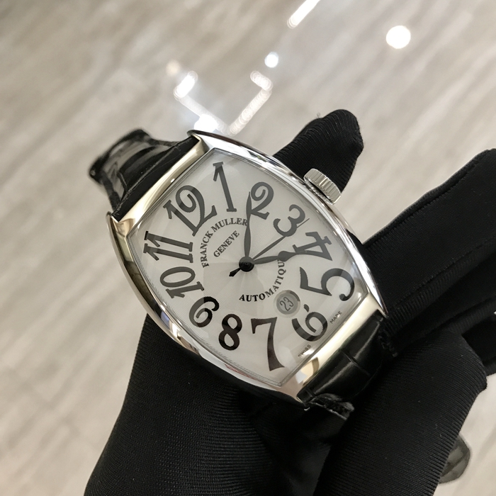 FRANCK MULLER 法兰克穆勒 CASABLANCA 系列，8880 B SC DT。39.5x55.3毫米表径。精钢表壳，黑字面盘，6点位置日期显示。自动上弦机械机芯。 未使用品全套附件齐全。