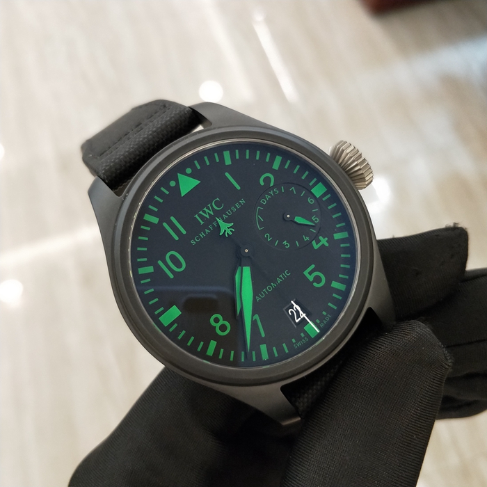 IWC 万国 飞行员系列，IW501903。48毫米表径，陶瓷表壳。黑色圆形面盘，三点位置动力储备显示，六点位置视窗式日期显示，双面防反光凸状蓝宝石玻璃表镜，自动上弦机械机芯，动力储备168小时（7天）。 全套附件齐全。