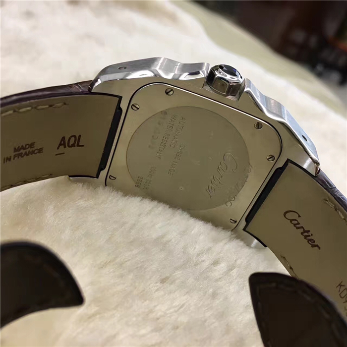 Cartier 卡地亚 桑托斯系列，?W20072X7。?51.1×41.3毫米表径，18K玫瑰金/精钢表壳，白色面盘，罗马数字时标，自动上弦机械机芯，动力储备42小时。 全套附件齐全?。