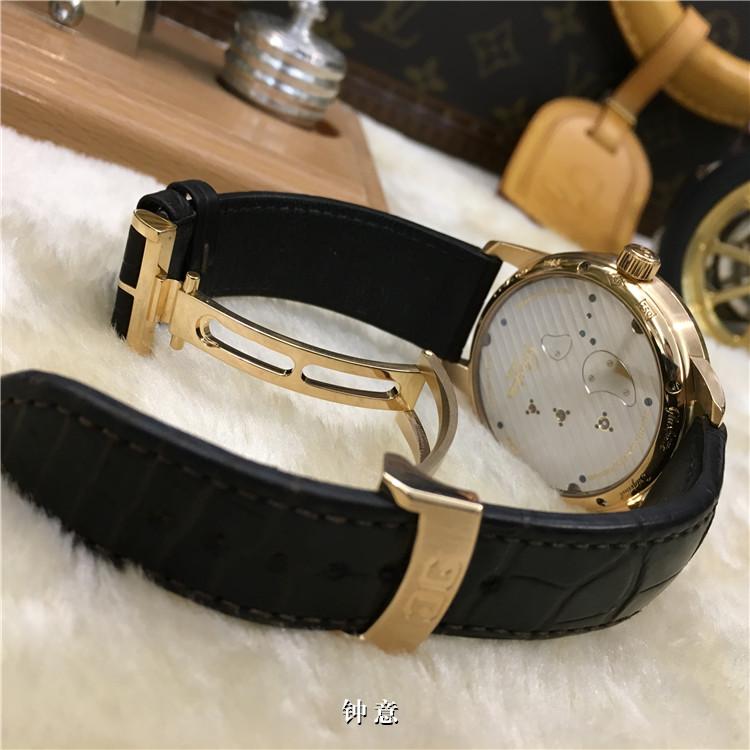 Glashutte 格拉苏蒂原创 Senator Diary 艺术与工艺系列，66-05-25-25-05。42毫米表径，18K玫瑰金表壳，银灰色面盘，专利机芯倒置设计表面，偏心表盘，动储显示，手动上弦机械机芯，动力储备41小时。专柜缺货款，限量200枚，?定价：218500元。 全套附件齐全。