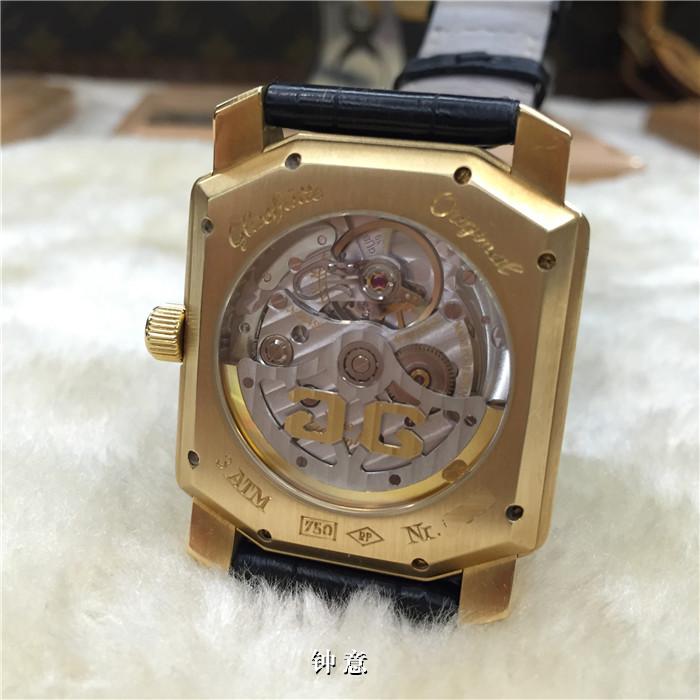 格拉苏蒂原创 参议员系列，39-51-01-01-04。18K黄金带月相，自动万年历。表径34.5*44.5mm。