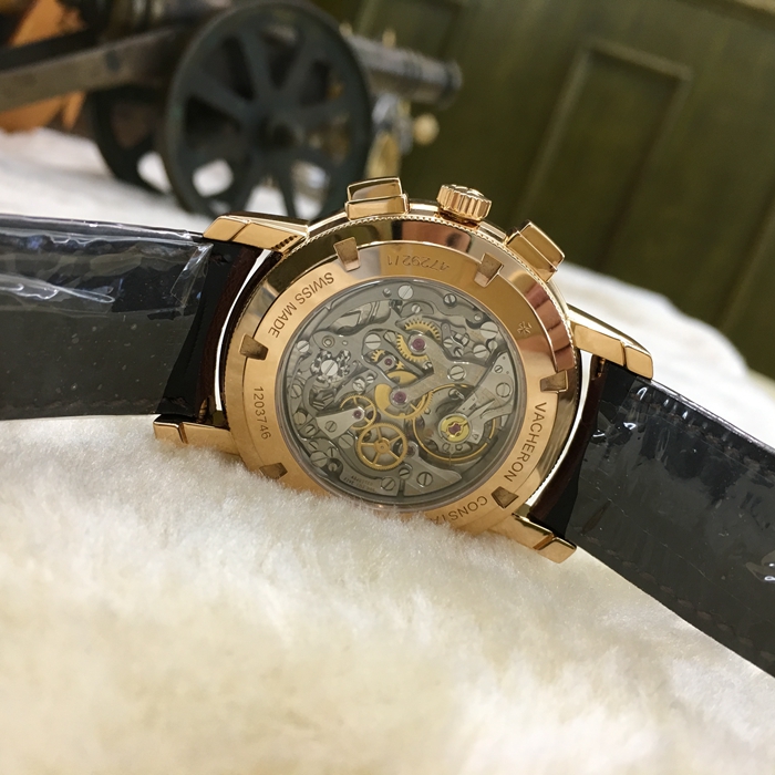 Vacheron Constantin 江诗丹顿 TRADTIONNELLE 传袭系列，47292/000R-9392。43毫米表径。18K玫瑰金表壳，白色圆形表盘，星期、月份月相显示，计时功能手动上弦机械机芯。 单表无附件。