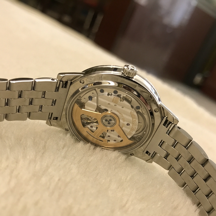 Jaeger-LeCoultre 积家 约会系列，3448120。34毫米表径，精钢表壳镶嵌60颗钻石约0.69克拉，扭索形及阳光形饰纹面盘，花型指针，自动上弦机械机芯，专柜定价：108000元。 全套附件齐全。