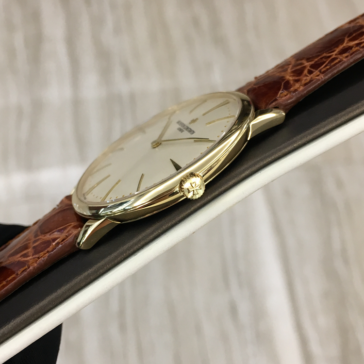 Vacheron Constantin 江诗丹顿 传承系列 ，81180/000J-9118。40毫米表径，18K黄金表壳，银白色面盘，Cal.1400手动上弦机械机芯，动力储备40小时，专柜定价：145000元。 单表无附件。