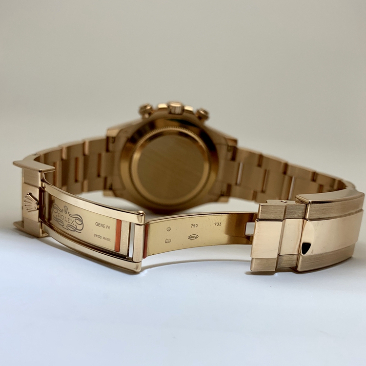 Rolex 劳力士 宇宙计型迪通拿系列，m116505-0011。40毫米表径，18K玫瑰金蚝式表壳，固定外圈连计速刻度，巧克力色面盘，计时功能，Cal.4130自动上弦机械机芯。专柜定价：292500元。 单表无附件。