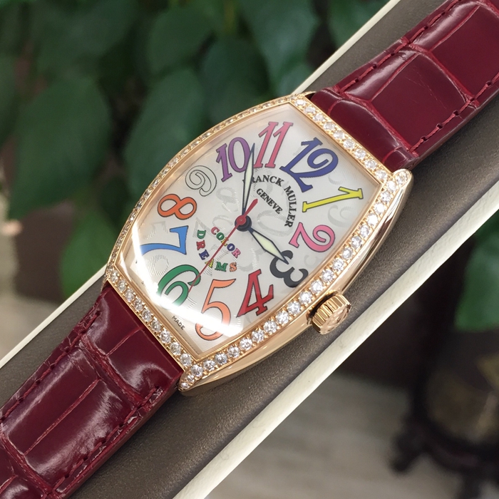 Franck Muller 法兰克穆勒 COLOR DREAMS 系列，5851 M SC COL DRM D 1R，45*32毫米表径，18K玫瑰金，原镶钻圈钻耳，彩字面盘，自动上弦机芯。专柜定价：286000港币。 全套附件齐全。