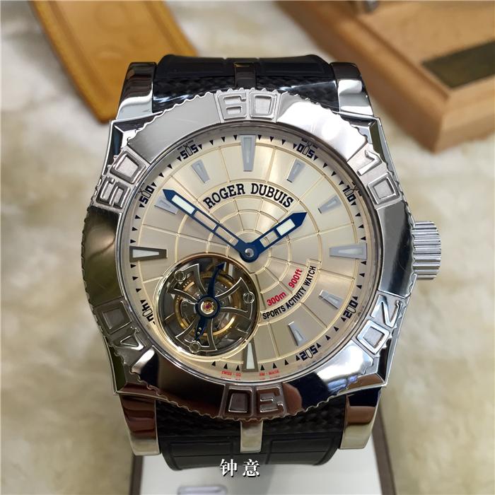 RRogerDubuis 罗杰杜彼 陀飞轮，48毫米表径，精钢表壳，18K白金表圈，玫瑰金面盘，日内瓦印记，橡胶表带，限量280只。手动上弦机械机芯。 单表无附件。