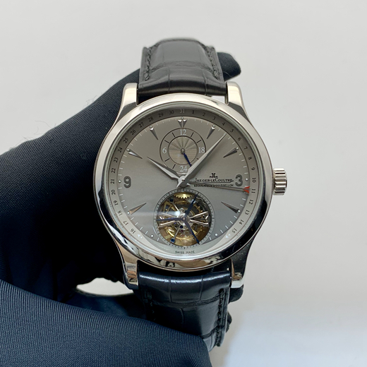 Jaeger-LeCoultre 积家 master 大师系列，Q1666520腕表。950铂金表壳，灰色镀铑，镀铑时标表盘，43毫米，表径。公价：835000.  单表无附件。