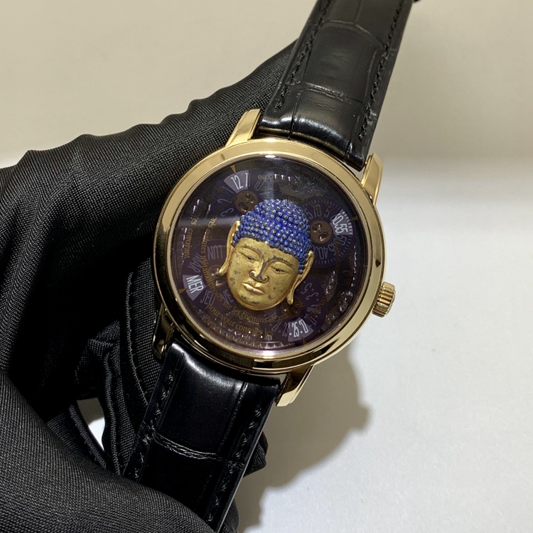 Vacheron Constantin 江诗丹顿 艺术大师系列，86070/000J-9348。40毫米表径，18K黄金表壳，以日本宗教佛像面具为表盘的腕表散发出如皓月般温柔与详和的光辉，日期显示、星期显示功能，自动上弦机械机芯。  全套附件齐全。
