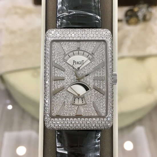 PIAGET 伯爵 BLACK-TIE 黑带系列，G0A33059。31x46毫米表径，18K白金镶钻表壳，满钻方形表盘，视窗式大日历、动力储备显示。蓝宝石水晶玻璃表镜，自动上弦机械机芯，动力储备41小时。 单表无附件。