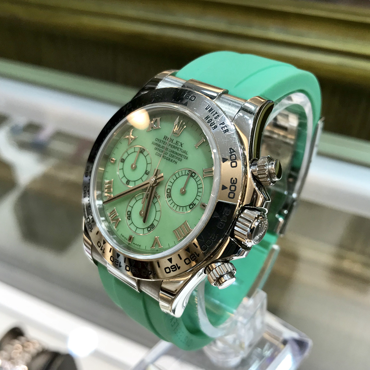 Rolex 劳力士 宇宙计型迪通拿系列，116519。40毫米表径。18K白金表壳，绿色面盘，罗马数字时标，6点位置小秒针显示，30分钟和12小时计时分别设于3点和9点位置，计时功能，自动上弦机械机械。 单表无附件。