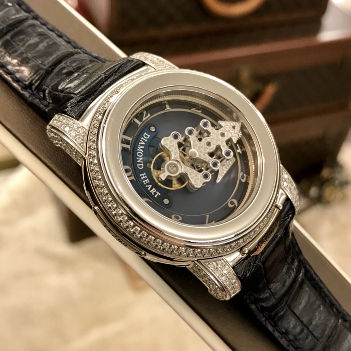 Ulysse Nardin 雅典 奇想系列，029-80。44.5毫米表径，PT950铂金原镶钻圈，镶钻指针，钻石心卡罗素陀飞轮，全球限量99枚，专柜定价150多万。 全套附件齐全。
