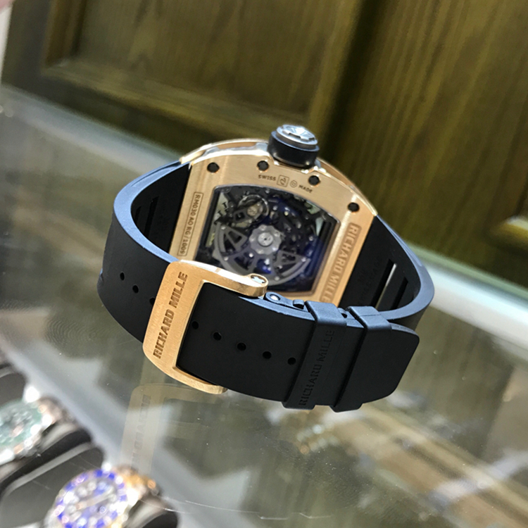 RICHARD MILLE 理查德米勒，RM 030 AO。50*42.7毫米表径，18K玫瑰金表壳，镂空面盘，7点位置日期显示，自动上弦机械机芯。 单表无附件。
