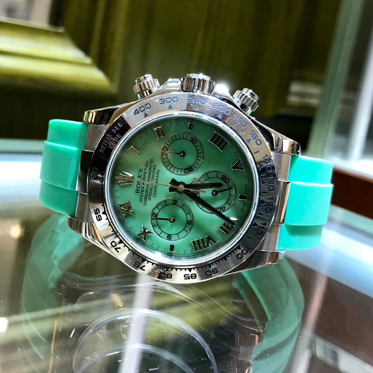Rolex 劳力士 宇宙计型迪通拿系列，116519。40毫米表径。18K白金表壳，绿色面盘，罗马数字时标，6点位置小秒针显示，30分钟和12小时计时分别设于3点和9点位置，计时功能，自动上弦机械机械。 单表无附件。
