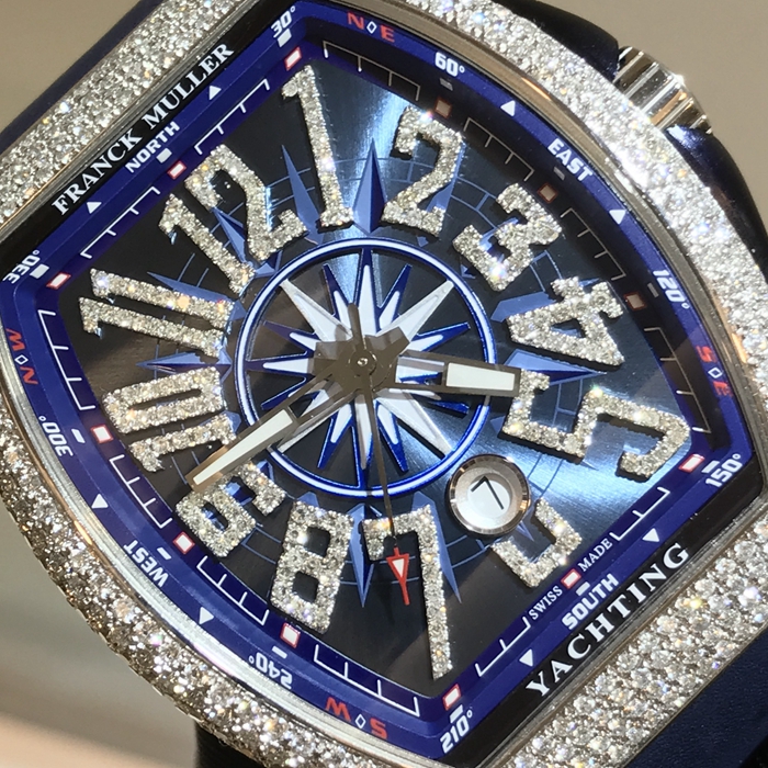 FRANCK MULLER 法兰克穆勒，YACHTING系列，V45。44X53.7毫米表径。精钢镶钻表壳，深蓝色酒桶型表盘，六点位置日期显示，蓝宝石水晶玻璃表镜，自动上弦机械机芯。 全套附件齐全。