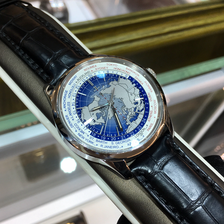 Jaeger-LeCoultre 积家 GEOPHYSIC 地球物理天文台系列，8108420。41.6毫米表径，精钢表壳，蓝色漆面面盘镶贴时标，巴顿型指针， 世界时功能，自产772自动上弦机械机芯，动力储备40小时。专柜定价：108000元。 全套附件齐全。