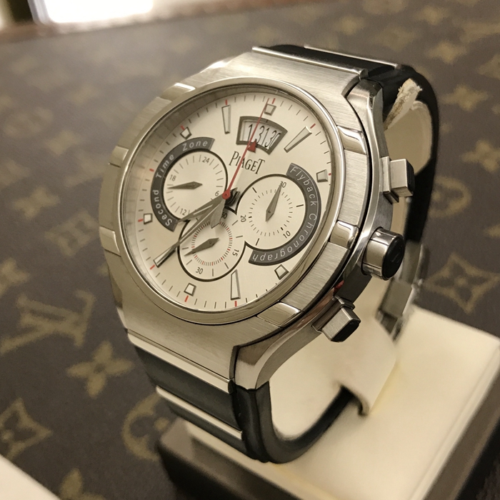 PIAGET 伯爵 POLO系列，G0A34001。45毫米表径，钛金属表壳，大日历显示，双时区功能、计时功能自动上弦机械机芯，动力储备50小时。 专柜定价：80568元。 单表无附件。