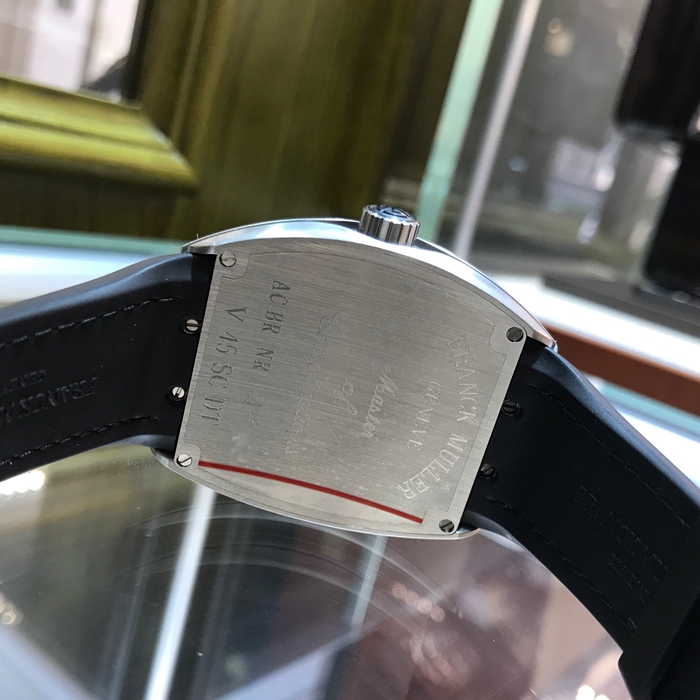 FRANCK MULLER 法兰克穆勒 VANGUARD系列，V 45 SC DT。43.7x53.7毫米表径，精钢表壳，黑色面盘，六点位置日期显示，自动上弦机械机芯，动力储备42小时。 全套附件齐全。