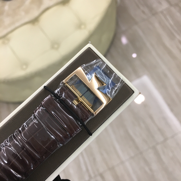 Vacheron Constantin 江诗丹顿 TRADTIONNELLE 传袭系列，47292/000R-9392。43毫米表径。18K玫瑰金表壳，白色圆形表盘，星期、月份月相显示，计时功能手动上弦机械机芯。 单表无附件。