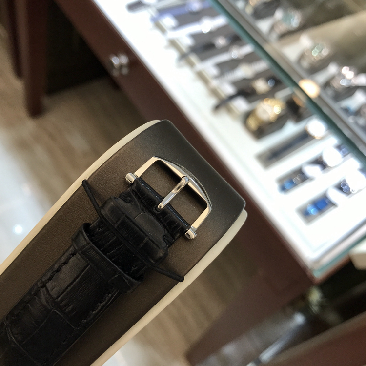IWC 万国 柏涛菲诺系列，IW356502。40毫米表径，精钢表壳，黑色面盘，3点位置日期显示，35111自动上弦机械机芯，专柜定价：33600元。 单表无附件。