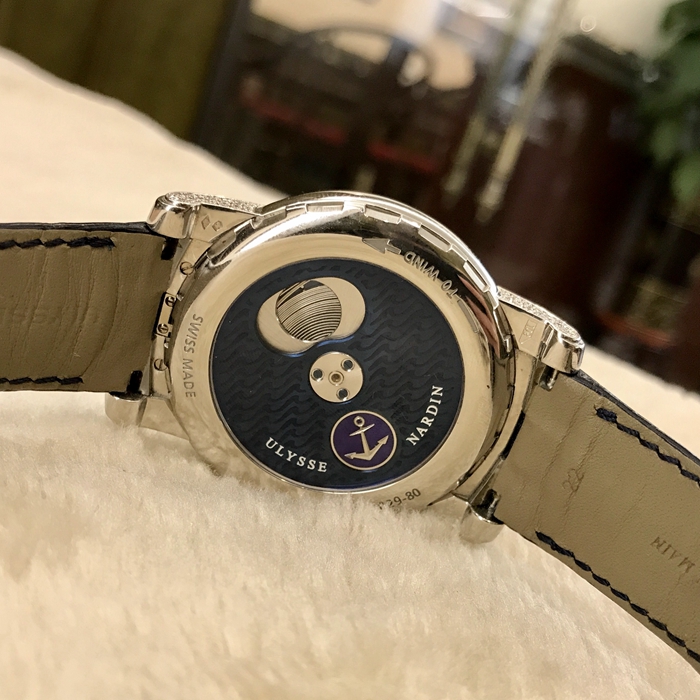 Ulysse Nardin 雅典 奇想系列，029-80。44.5毫米表径，PT950铂金原镶钻圈，镶钻指针，钻石心卡罗素陀飞轮，全球限量99枚，专柜定价150多万。 全套附件齐全。