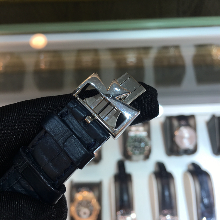Vacheron Constantin 江诗丹顿，80251。万年历陀飞轮，铂金250周年纪念，手动机械机芯14天超长动力。 单表无附件。