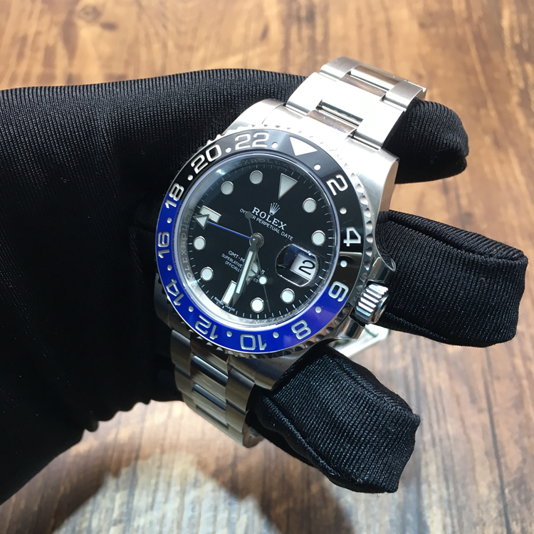 Rolex 劳力士 格林尼治型II系列，116710BLNR-78200。40毫米表径，精钢表壳，24小时刻度双向旋转外圈；双色（蓝、黑）Cerachrom陶质字圈，镌有数字及刻度，黑色面盘，中央时、分及秒针；24小时显示；瞬时变更独立指针显示第二时区时间；瞬跳日历；秒针暂停功能以准确调校时间，自产3186型自动上弦机械机芯，动力储备约48小时，专柜定价：69300元。 全套附件齐全。