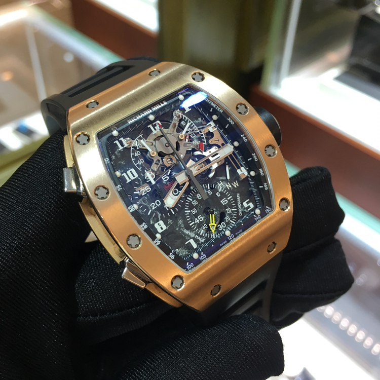 RICHARD MILLE 理查德米勒 男士系列，RM004。48*39.7毫米表径，18K玫瑰金表壳，镂空面盘，手动上弦机械机芯。 单表无附件。