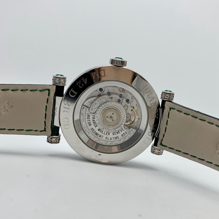 FRANCK MULLER 法兰克穆勒 LADIES'COLLECTION系列，DM 42 D 2R CD。42毫米表径，18K白金原钻表壳，满天星面盘，绿宝石刻度，自动上弦机械机芯。 单表无附件。