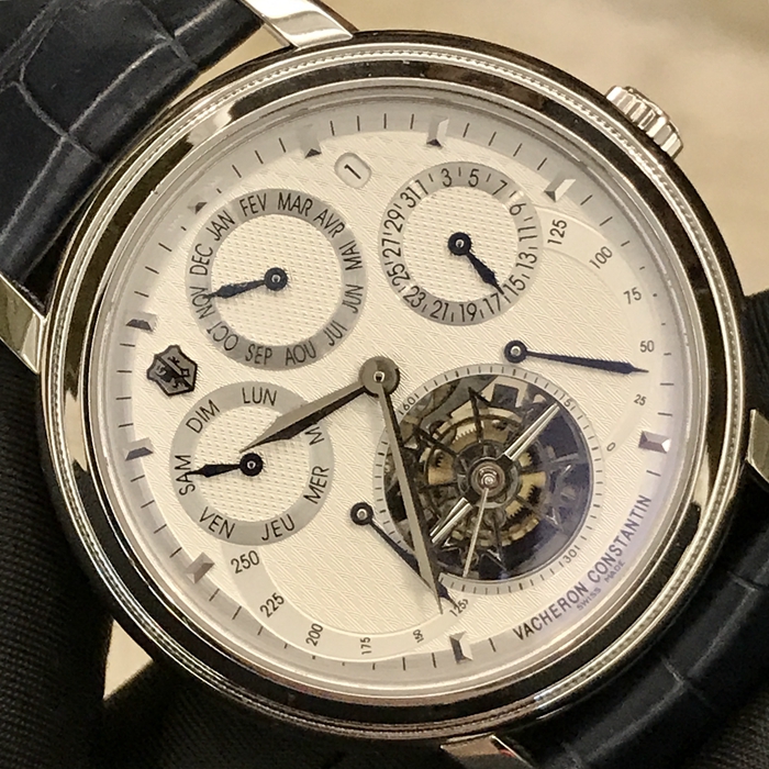 Vacheron Constantin 江诗丹顿，80251。44毫米表径，PT950铂金表壳，白色面盘，6点位置陀飞轮装置，万年历功能，手动上弦机械机械，14天超长动力储备，铂金250周年纪念，专柜定价：480万。 单表无附件。