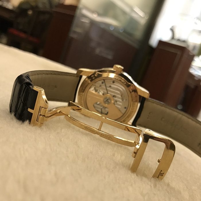 Jaeger-LeCoultre 积家 master 大师系列，Q1652423。43毫米表径，18K玫瑰金表壳，珐琅掐丝彩绘，罕见亚非欧板块，6点位置陀飞轮装置。全球限量30枚。自动上弦机械机芯，动力储备48小时。 全套附件齐全。