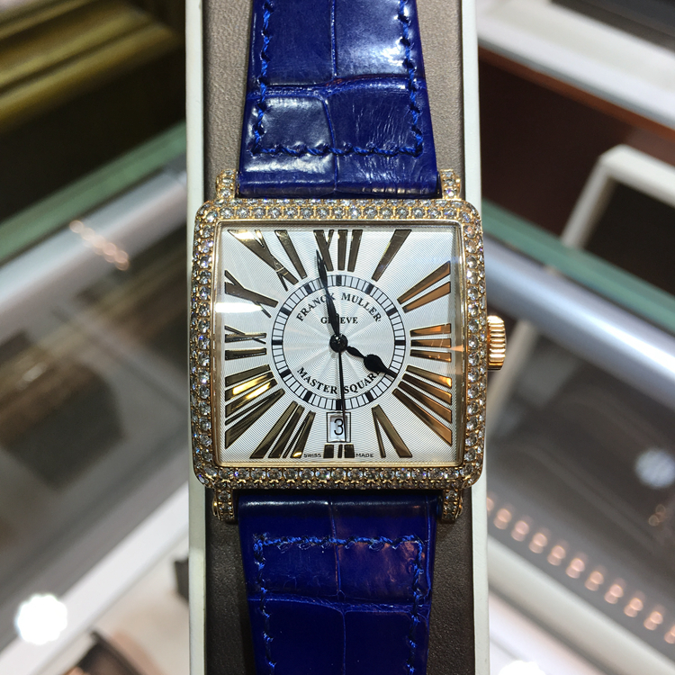 FRANCK MULLER 法兰克穆勒，6000 H SC DT D。36*36毫米表径，18K玫瑰金表壳镶嵌钻石，白色面盘，罗马数字时标，6点位置日期显示，自动上弦机械机芯。 单表无附件。