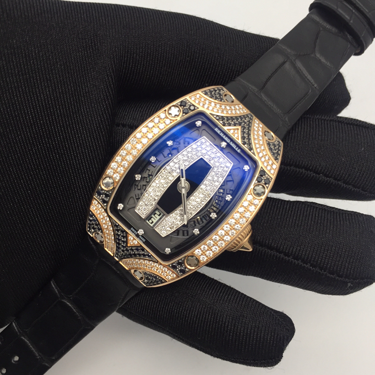 RICHARD MILLE 理查德米勒，RM 007。31*45毫米表径，18K玫瑰金原钻表壳，黑色面盘，6点位置日期显示，自动上弦机械机芯。 单表无附件。