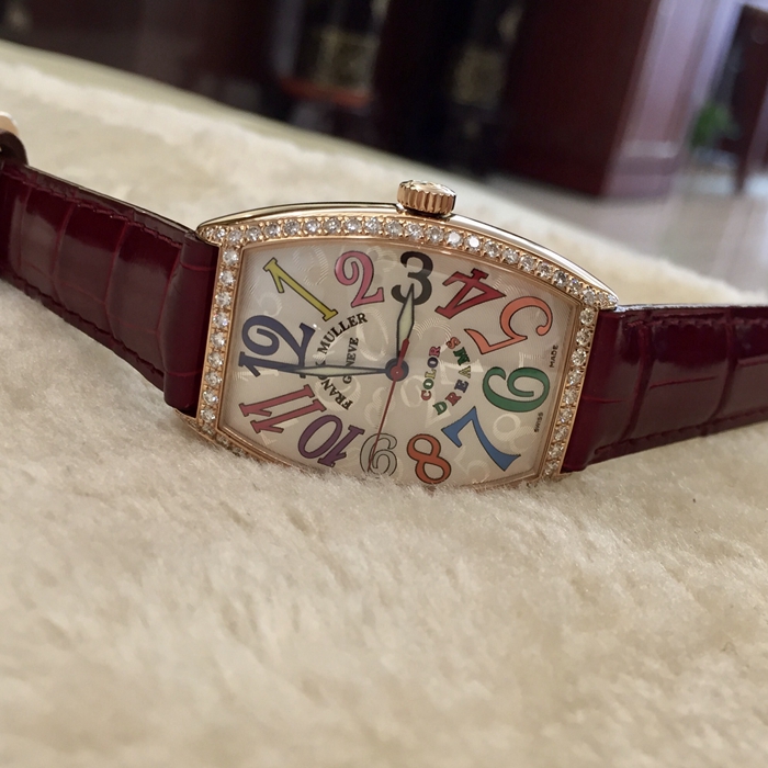 Franck Muller 法兰克穆勒 COLOR DREAMS 系列，5851 M SC COL DRM D 1R，45*32毫米表径，18K玫瑰金，原镶钻圈钻耳，彩字面盘，自动上弦机芯。专柜定价：286000港币。 全套附件齐全。