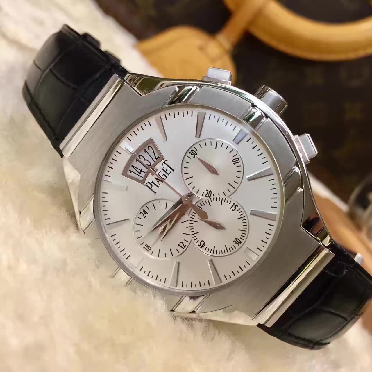 Piaget 伯爵 Polo系列，G0A32038，18K白金表壳，43毫米表径。表盘搭配18K白金时标。蓝宝石透视底盖。装配伯爵自制880P超薄自动上链机械机芯，备有小秒针，飞返计时功能，第二地时间显示与日期显示。